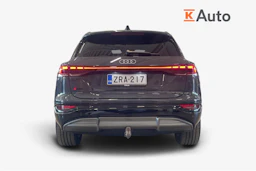 harmaa Audi Q6 e-tron 2024 kuva 4.