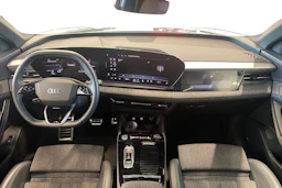 harmaa Audi Q6 e-tron 2024 kuva 9.