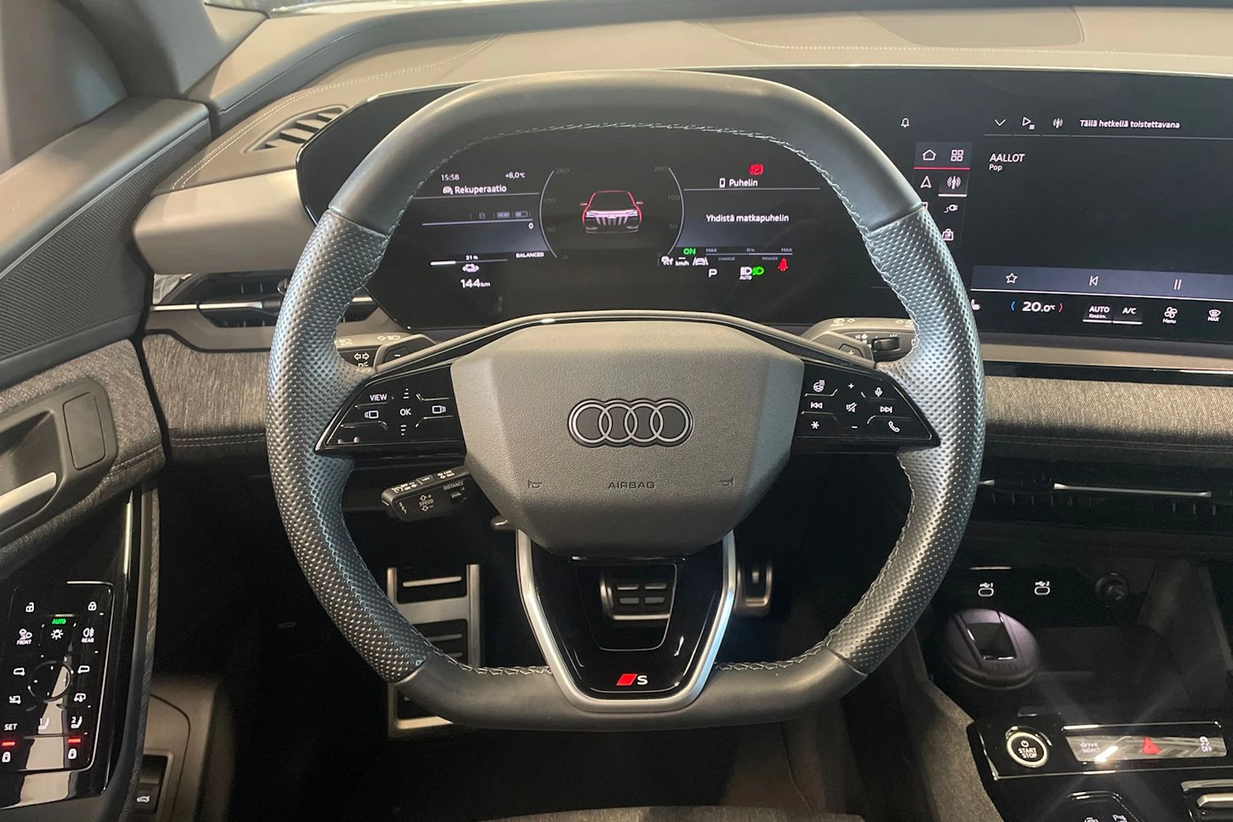 harmaa Audi Q6 e-tron 2024 kuva 18.