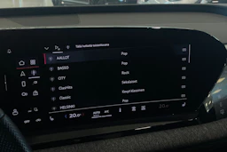 harmaa Audi Q6 e-tron 2024 kuva 23.