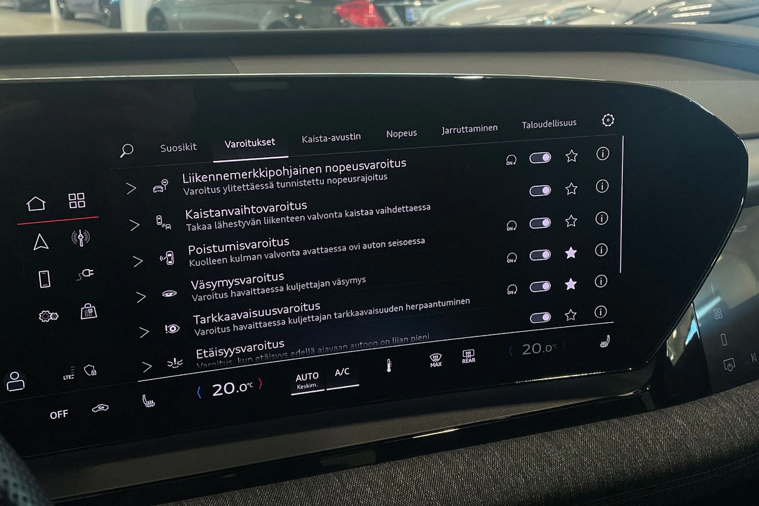 harmaa Audi Q6 e-tron 2024 kuva 27.