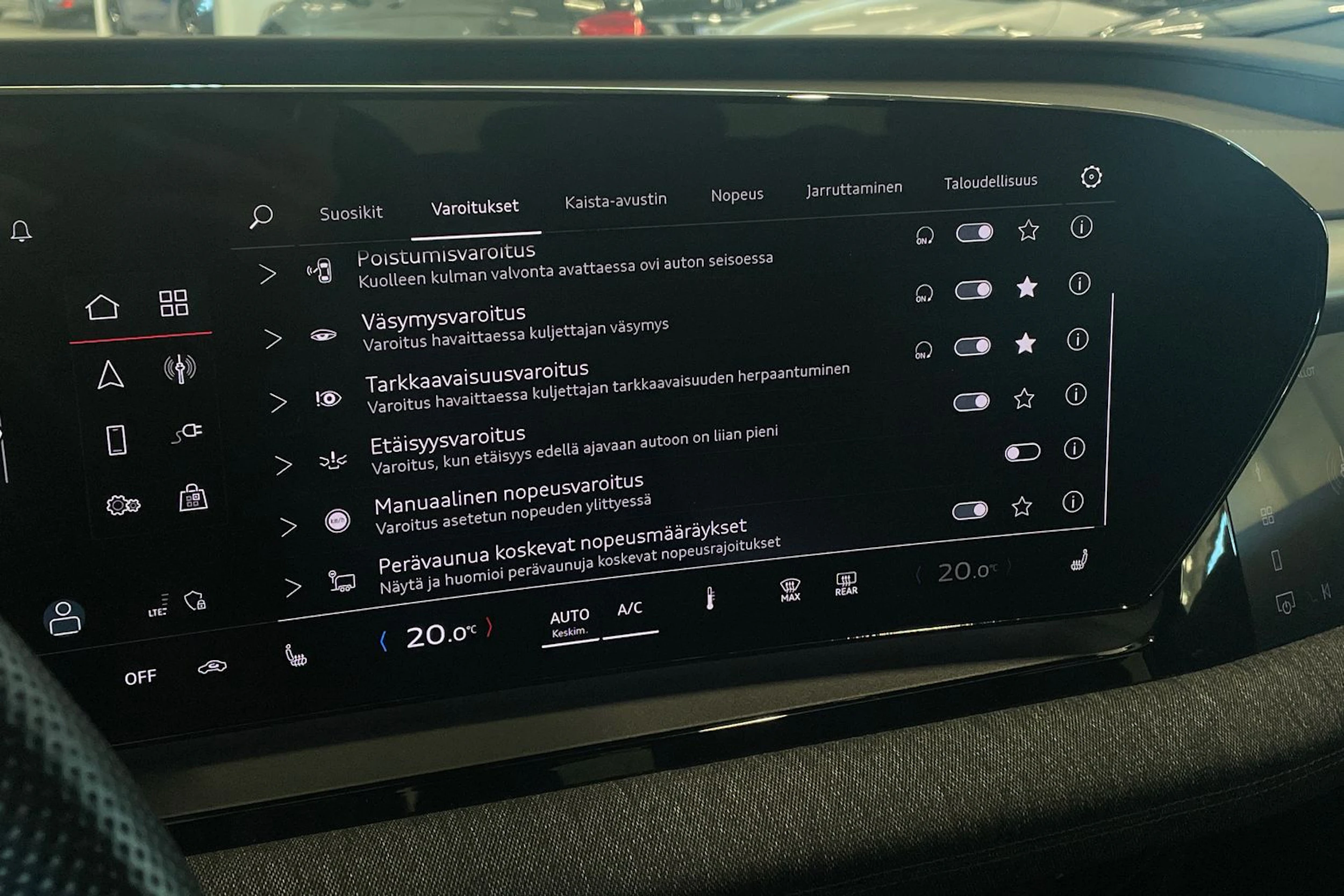 harmaa Audi Q6 e-tron 2024 kuva 28.
