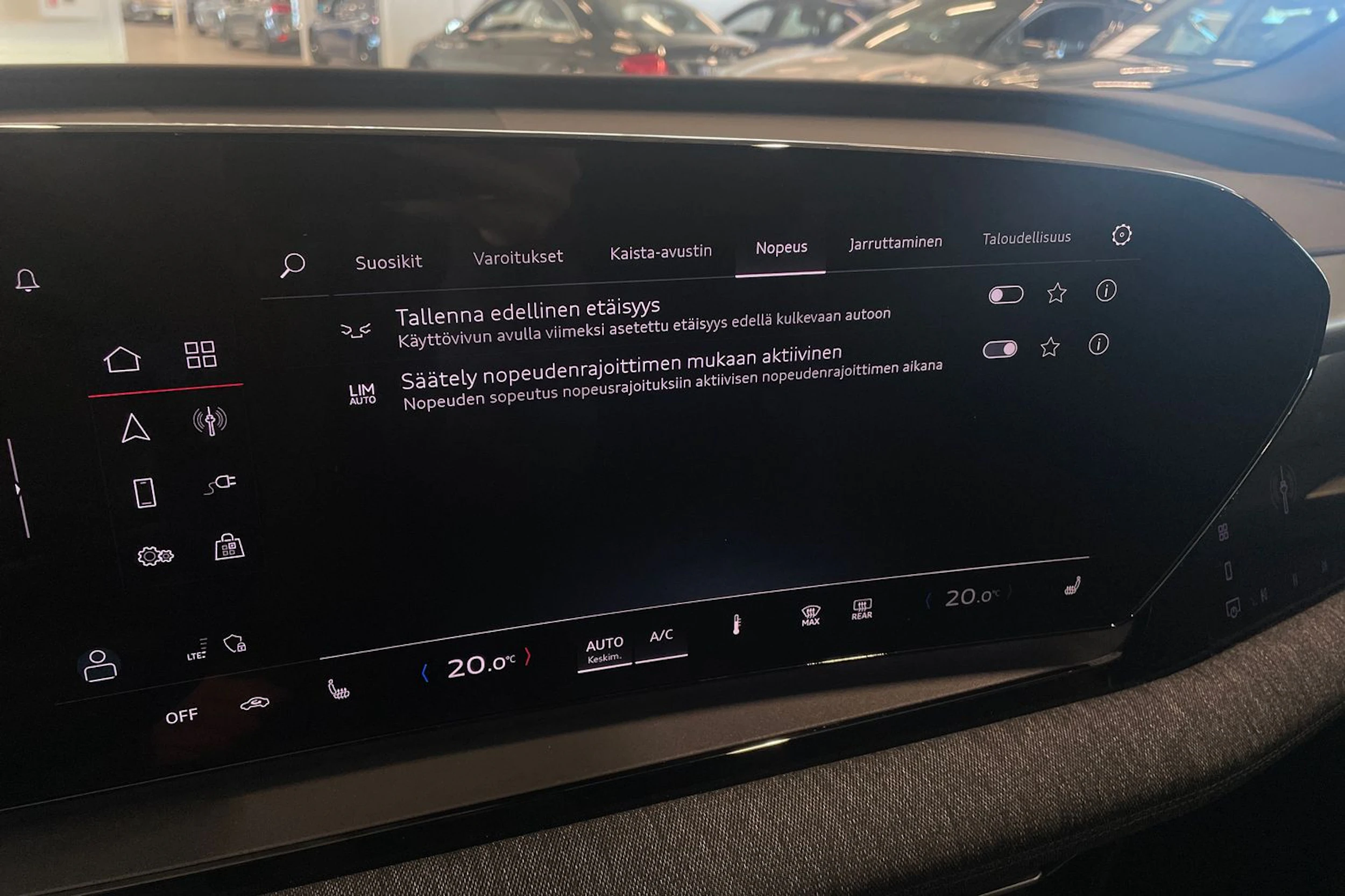 harmaa Audi Q6 e-tron 2024 kuva 30.