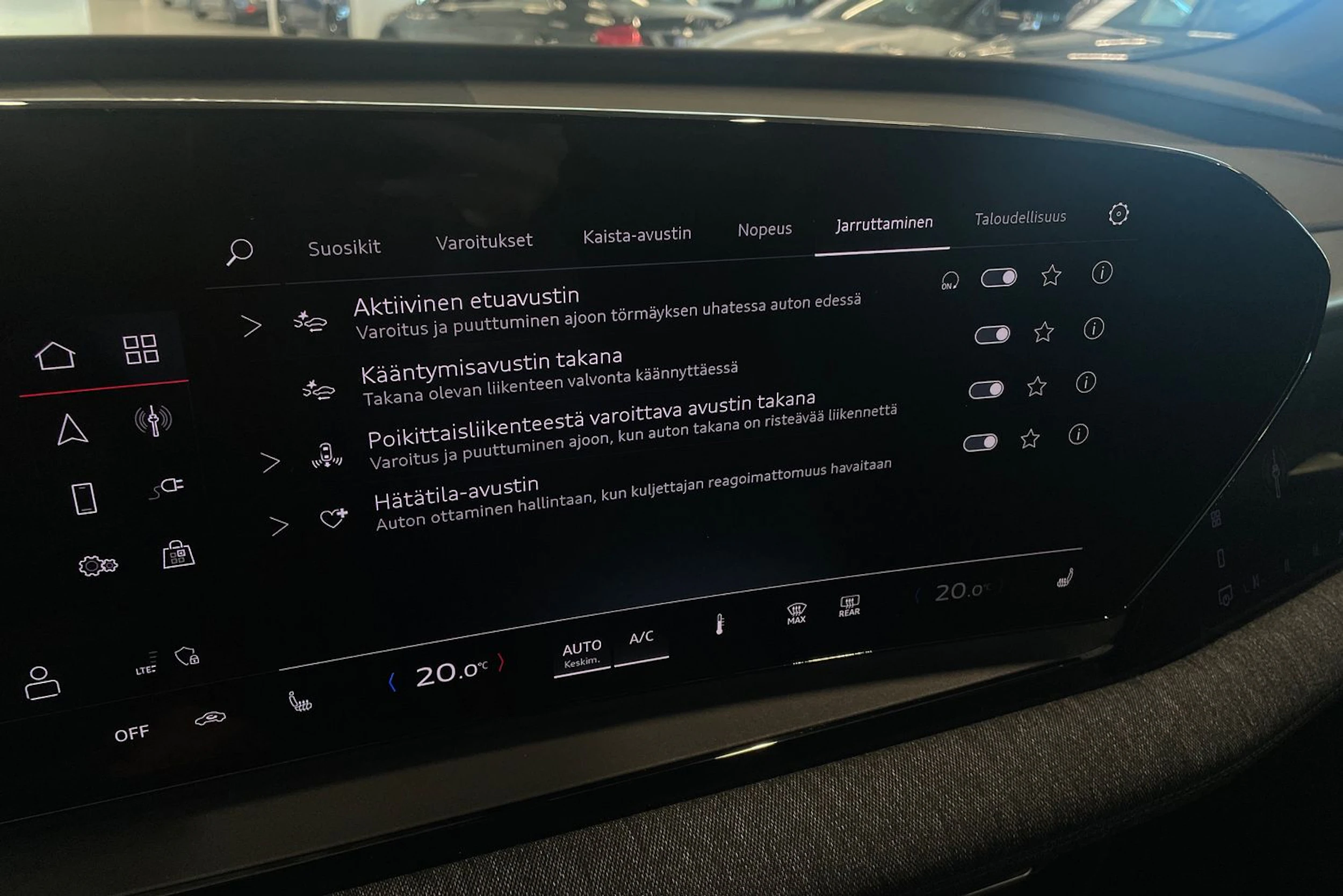 harmaa Audi Q6 e-tron 2024 kuva 31.