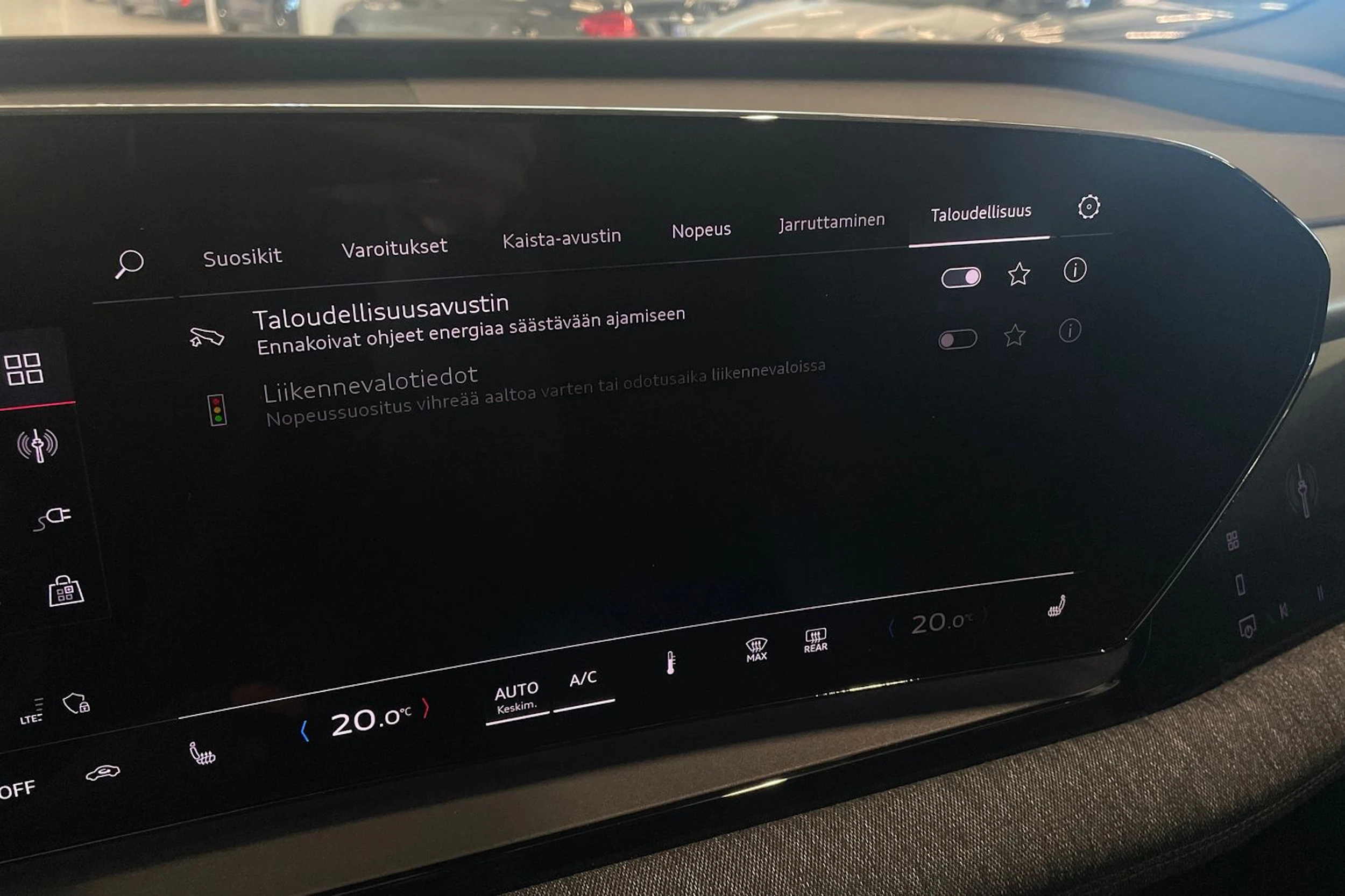 harmaa Audi Q6 e-tron 2024 kuva 32.