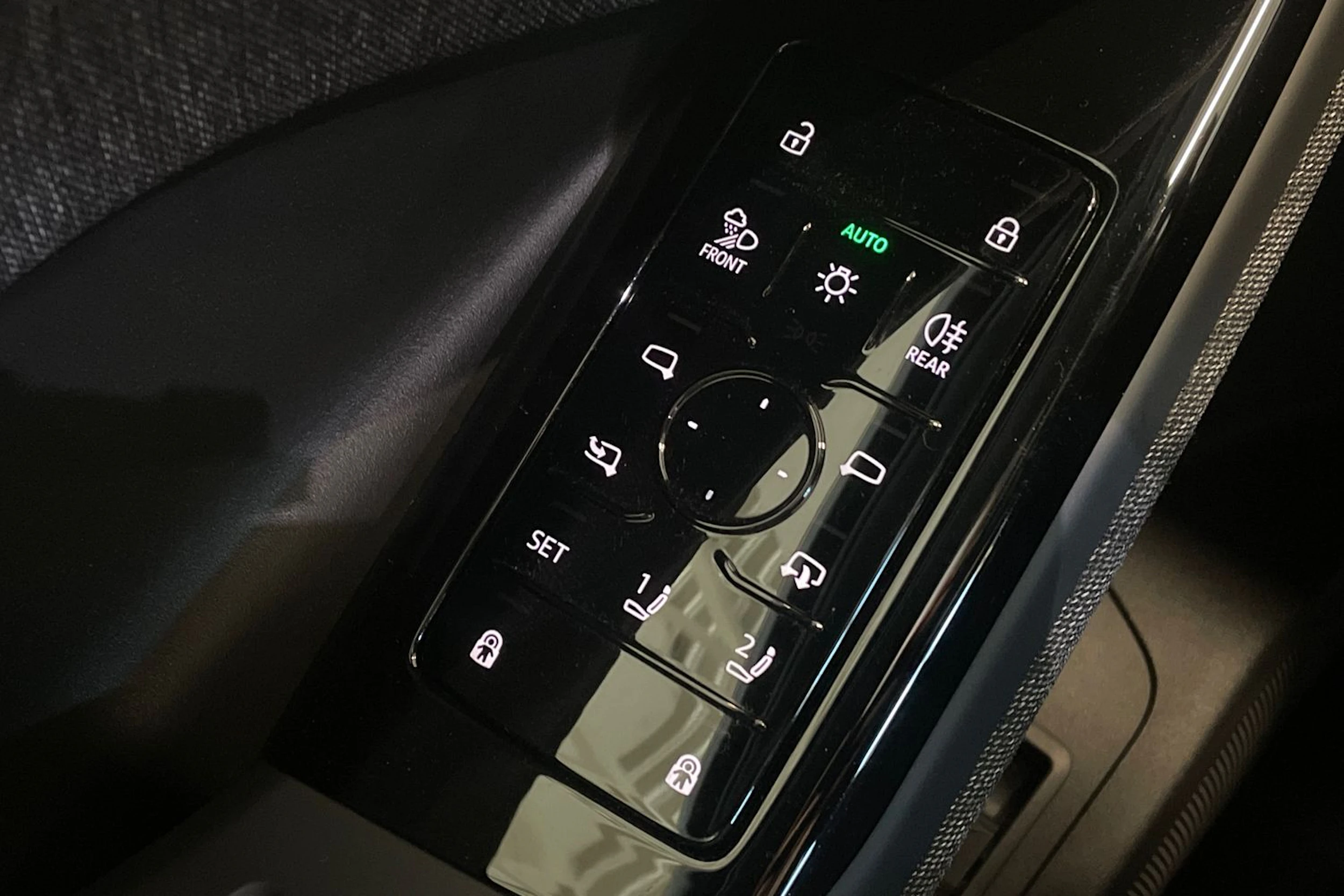 harmaa Audi Q6 e-tron 2024 kuva 38.