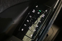harmaa Audi Q6 e-tron 2024 kuva 38.