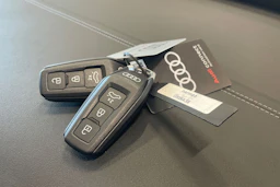 harmaa Audi Q6 e-tron 2024 kuva 43.