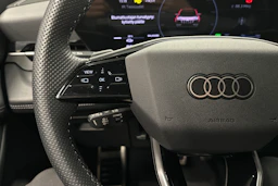 sininen Audi Q6 e-tron 2024 kuva 11.
