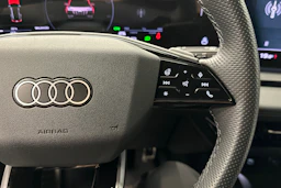 sininen Audi Q6 e-tron 2024 kuva 12.
