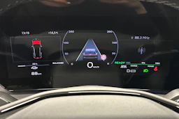 sininen Audi Q6 e-tron 2024 kuva 13.