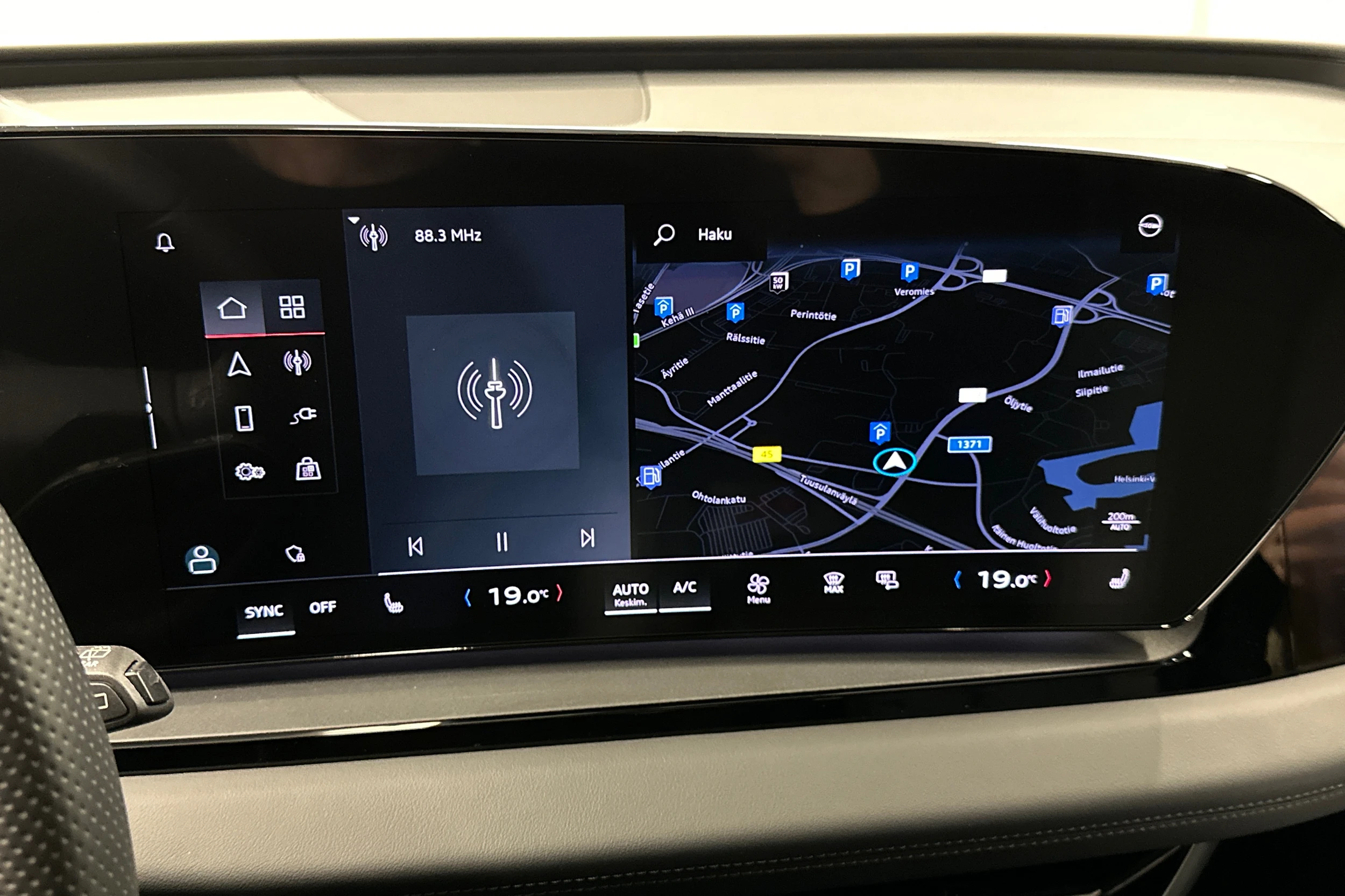 sininen Audi Q6 e-tron 2024 kuva 15.