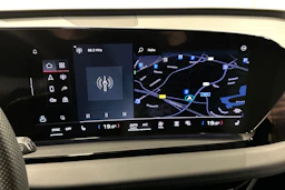 sininen Audi Q6 e-tron 2024 kuva 15.