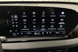 sininen Audi Q6 e-tron 2024 kuva 16.