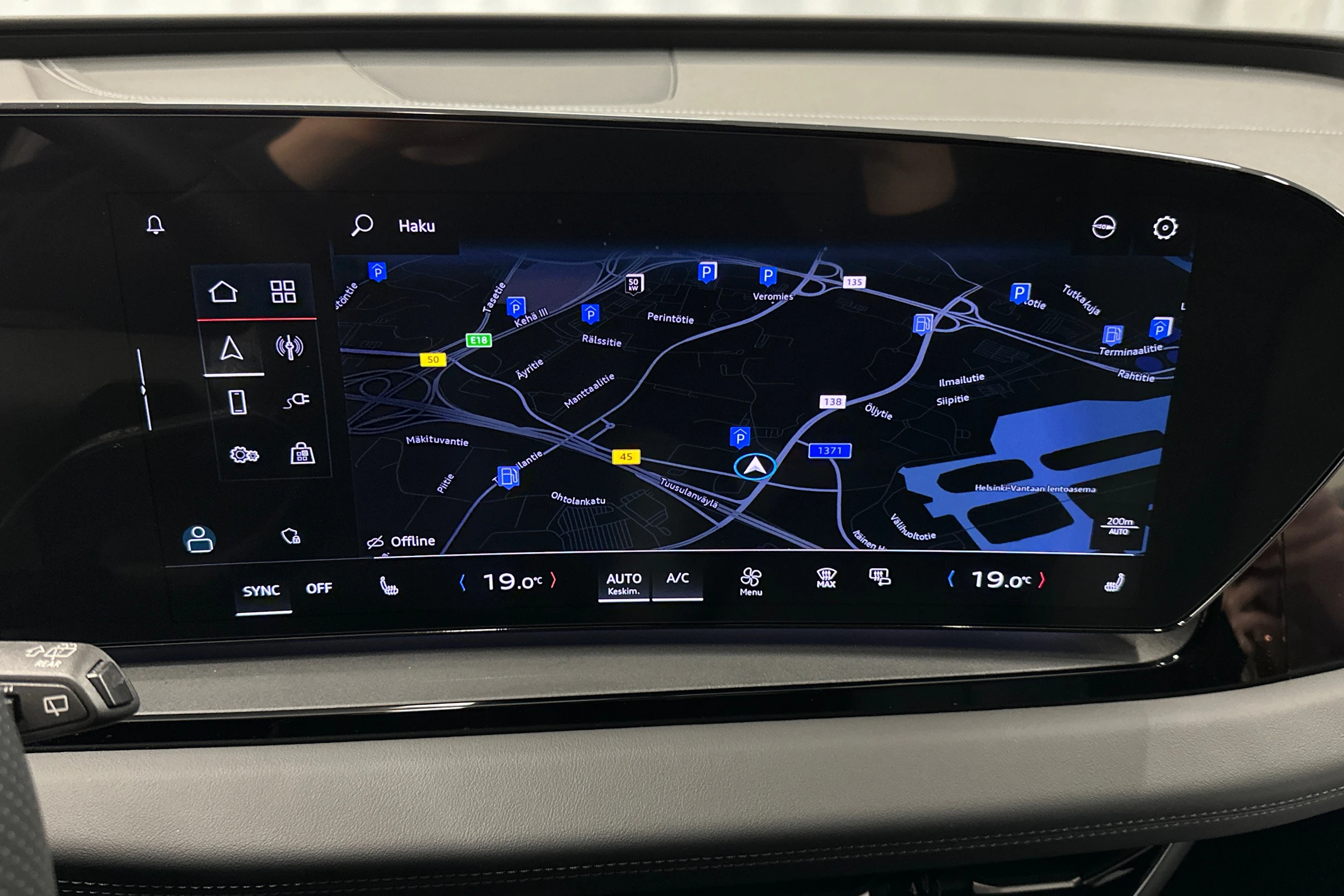 sininen Audi Q6 e-tron 2024 kuva 17.