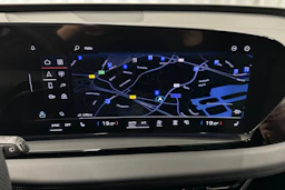 sininen Audi Q6 e-tron 2024 kuva 17.