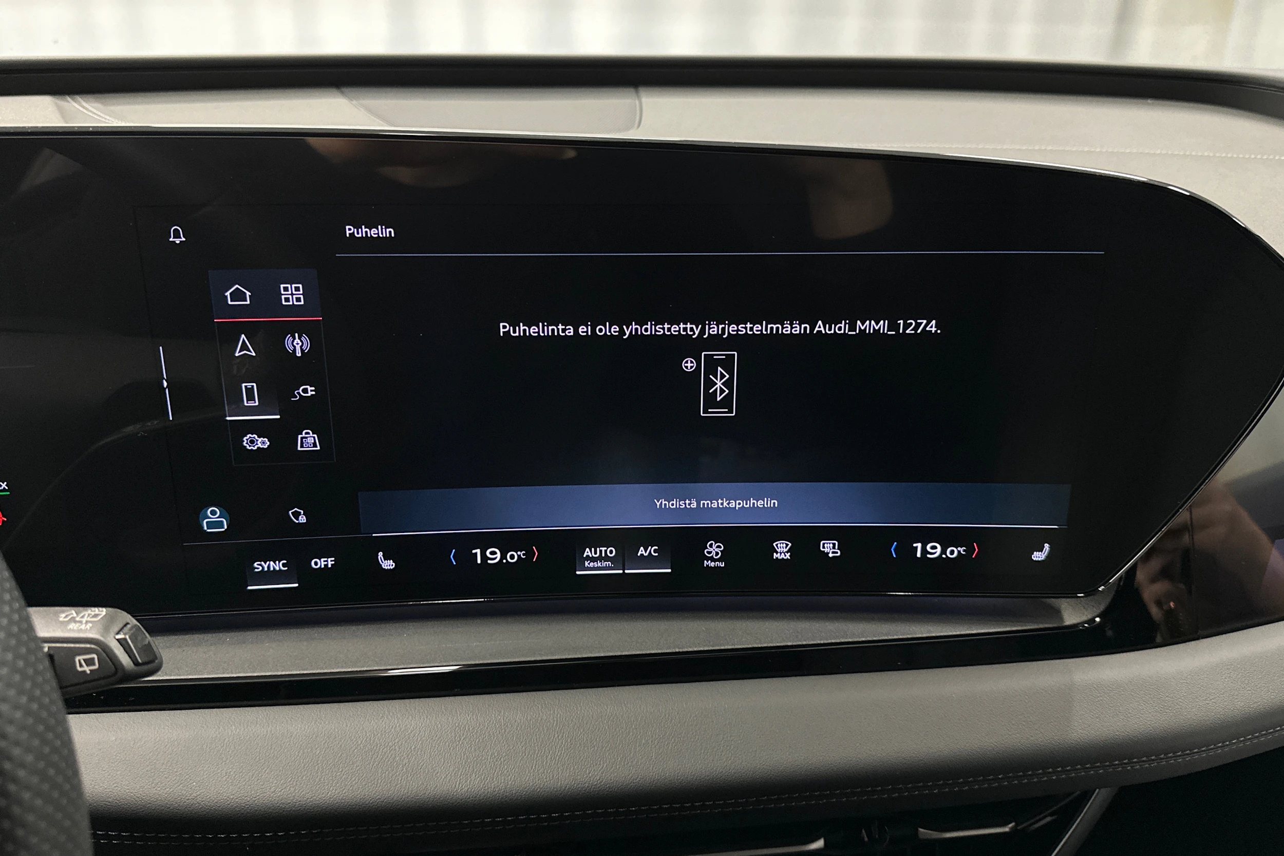 sininen Audi Q6 e-tron 2024 kuva 19.