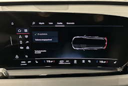 sininen Audi Q6 e-tron 2024 kuva 21.