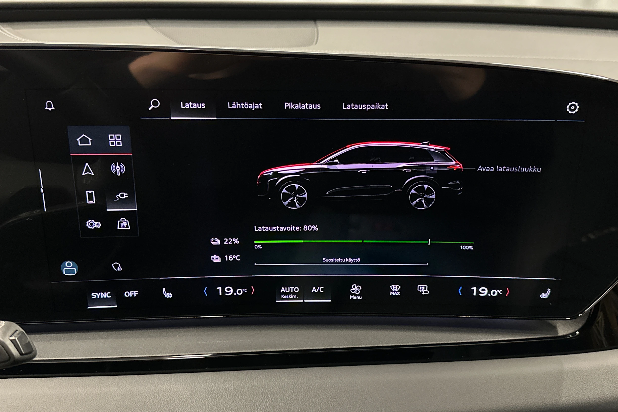 sininen Audi Q6 e-tron 2024 kuva 22.
