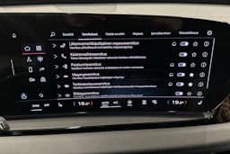 sininen Audi Q6 e-tron 2024 kuva 23.