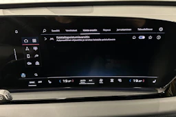 sininen Audi Q6 e-tron 2024 kuva 24.
