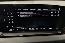 sininen Audi Q6 e-tron 2024 kuva 25.