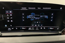 sininen Audi Q6 e-tron 2024 kuva 28.