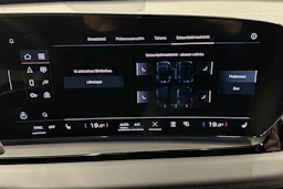 sininen Audi Q6 e-tron 2024 kuva 30.