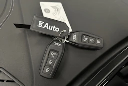 sininen Audi Q6 e-tron 2024 kuva 39.