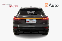 harmaa Audi Q6 e-tron 2024 kuva 3.