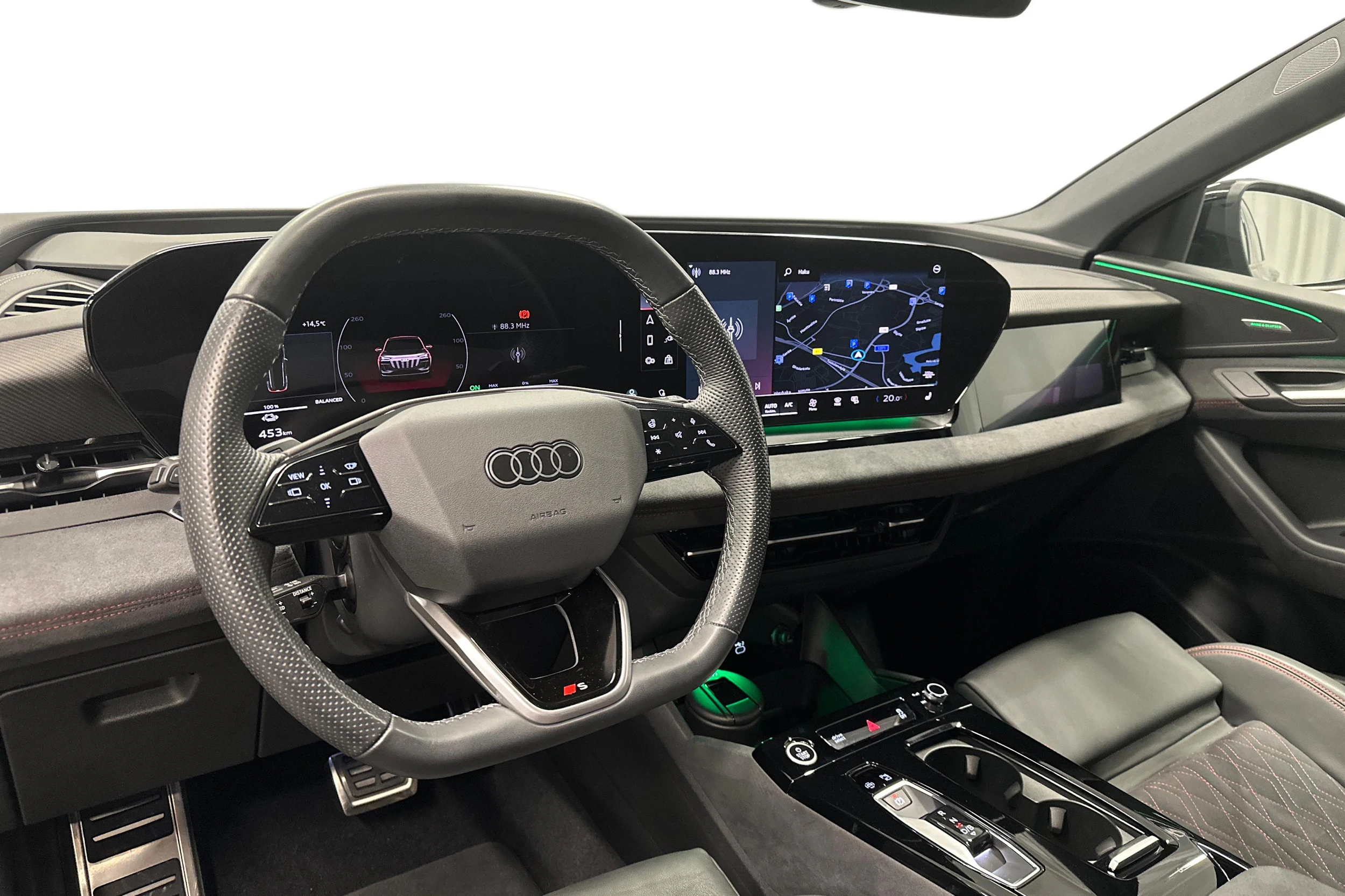 harmaa Audi Q6 e-tron 2024 kuva 6.