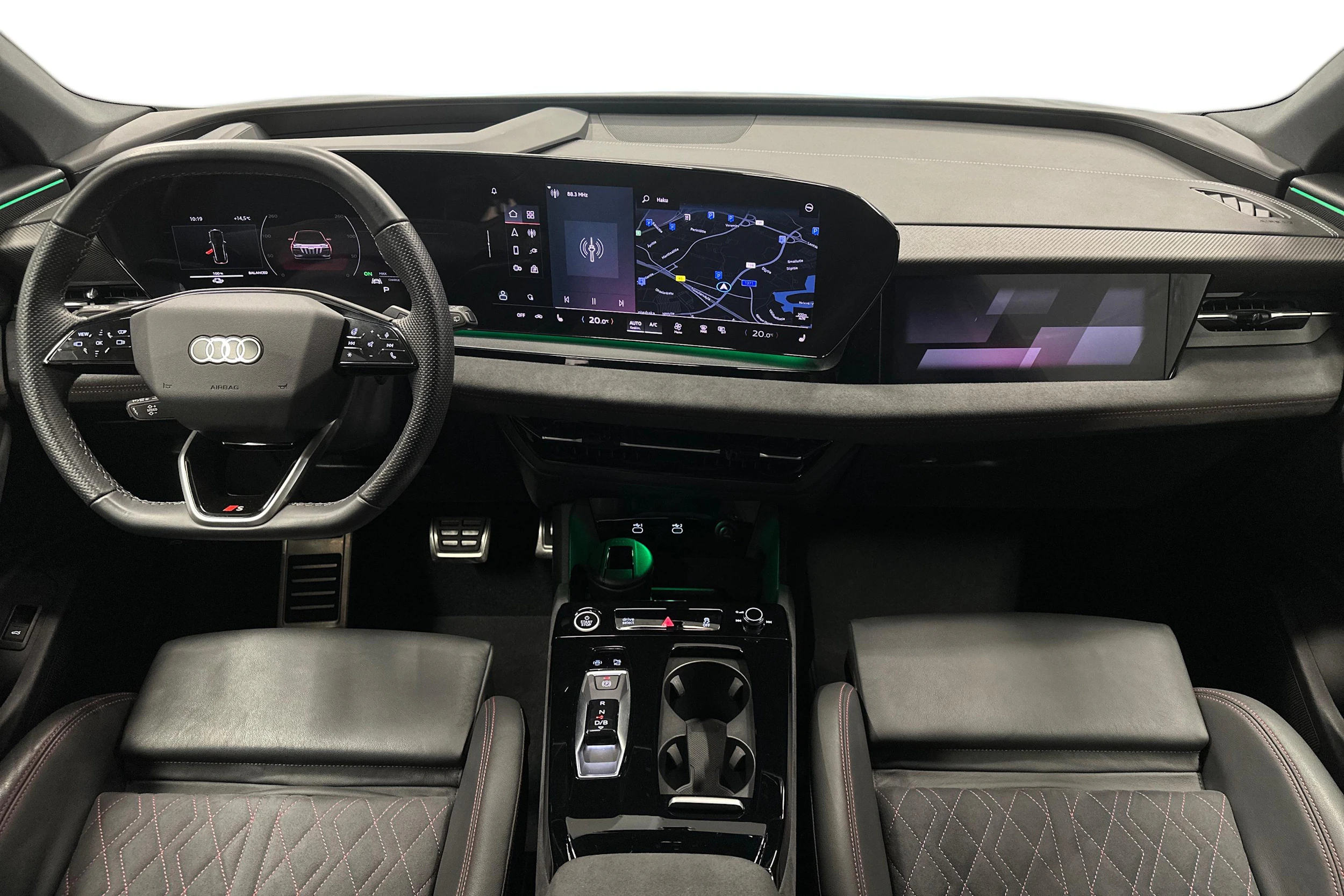 harmaa Audi Q6 e-tron 2024 kuva 7.