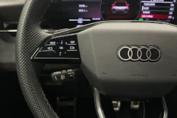 harmaa Audi Q6 e-tron 2024 kuva 11.