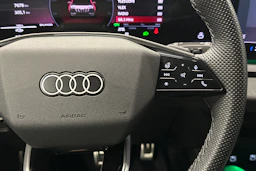 harmaa Audi Q6 e-tron 2024 kuva 12.