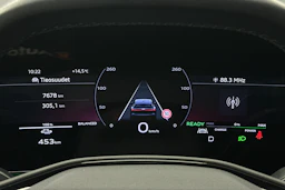 harmaa Audi Q6 e-tron 2024 kuva 13.