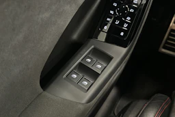 harmaa Audi Q6 e-tron 2024 kuva 15.