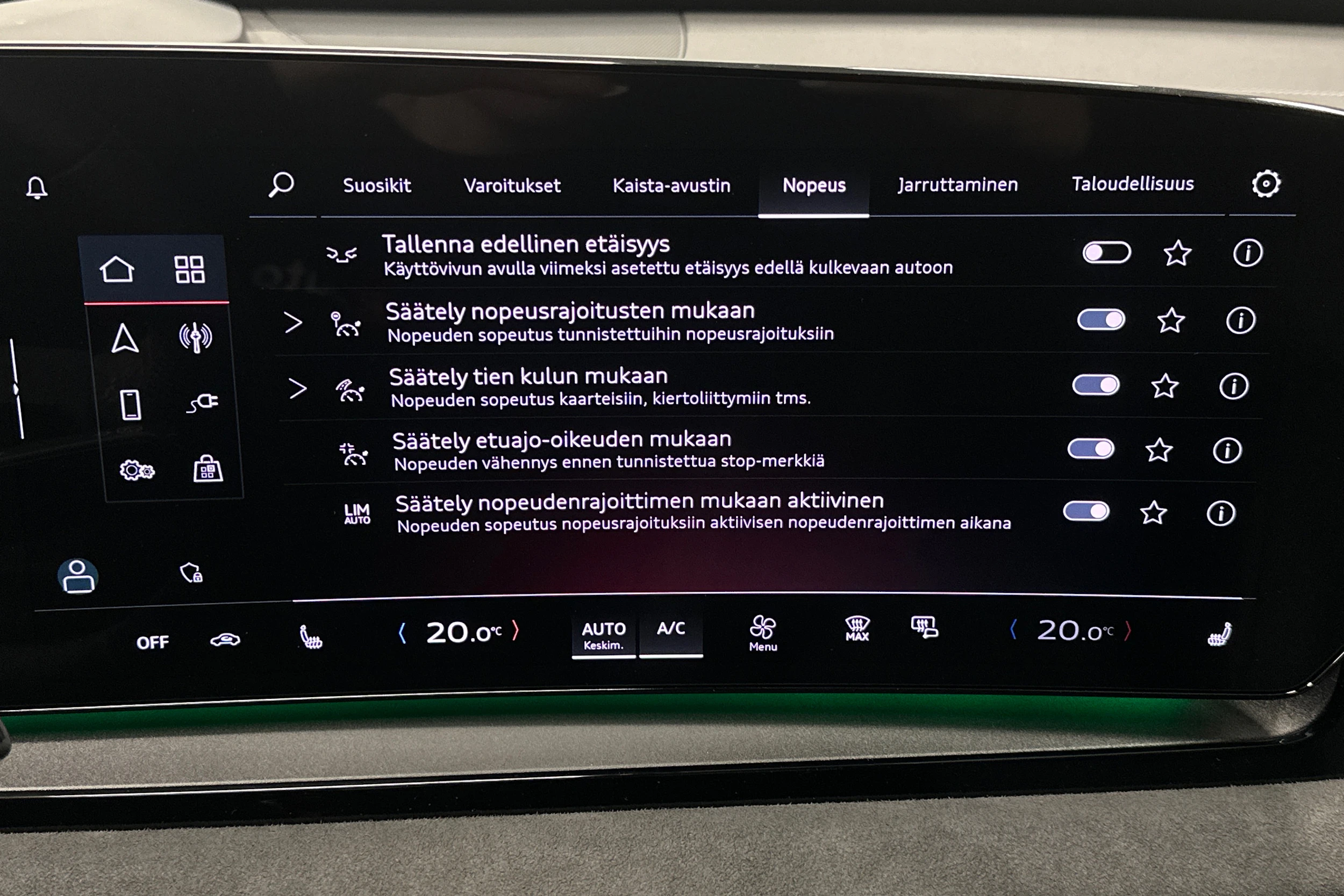 harmaa Audi Q6 e-tron 2024 kuva 27.