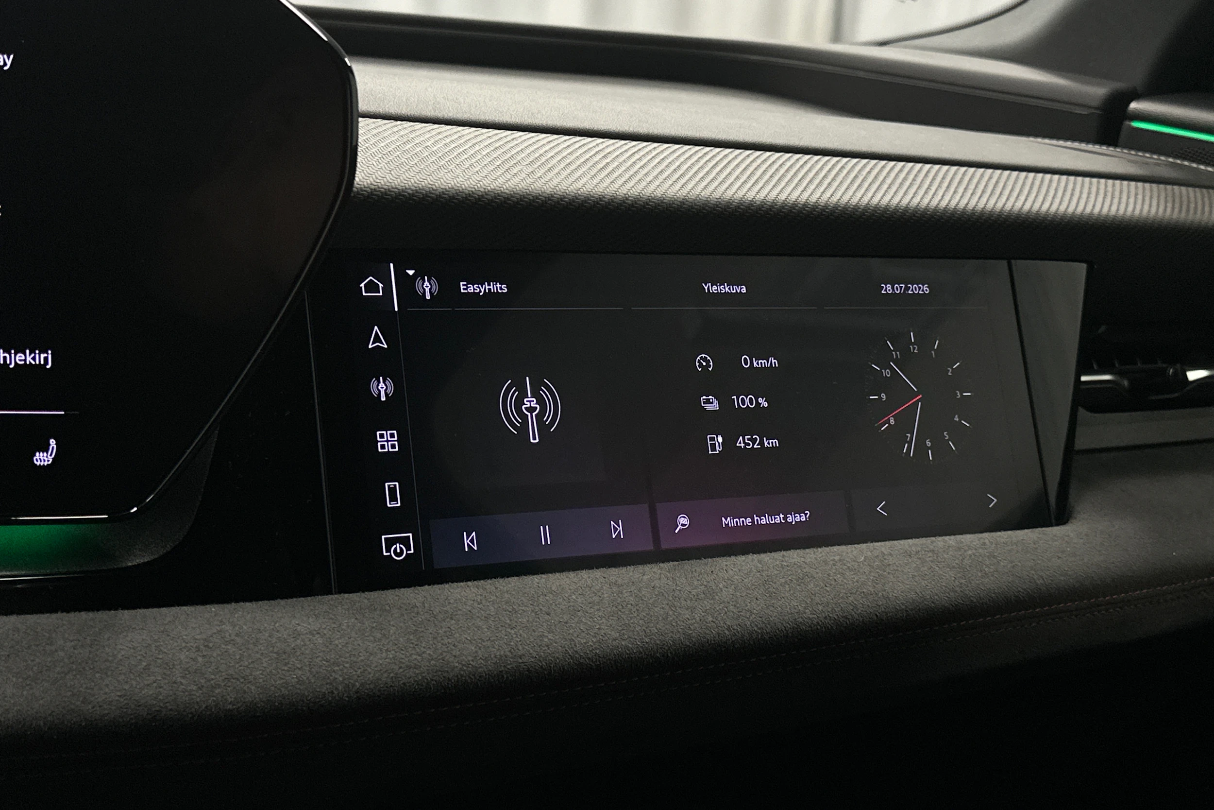harmaa Audi Q6 e-tron 2024 kuva 34.