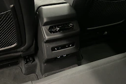harmaa Audi Q6 e-tron 2024 kuva 40.