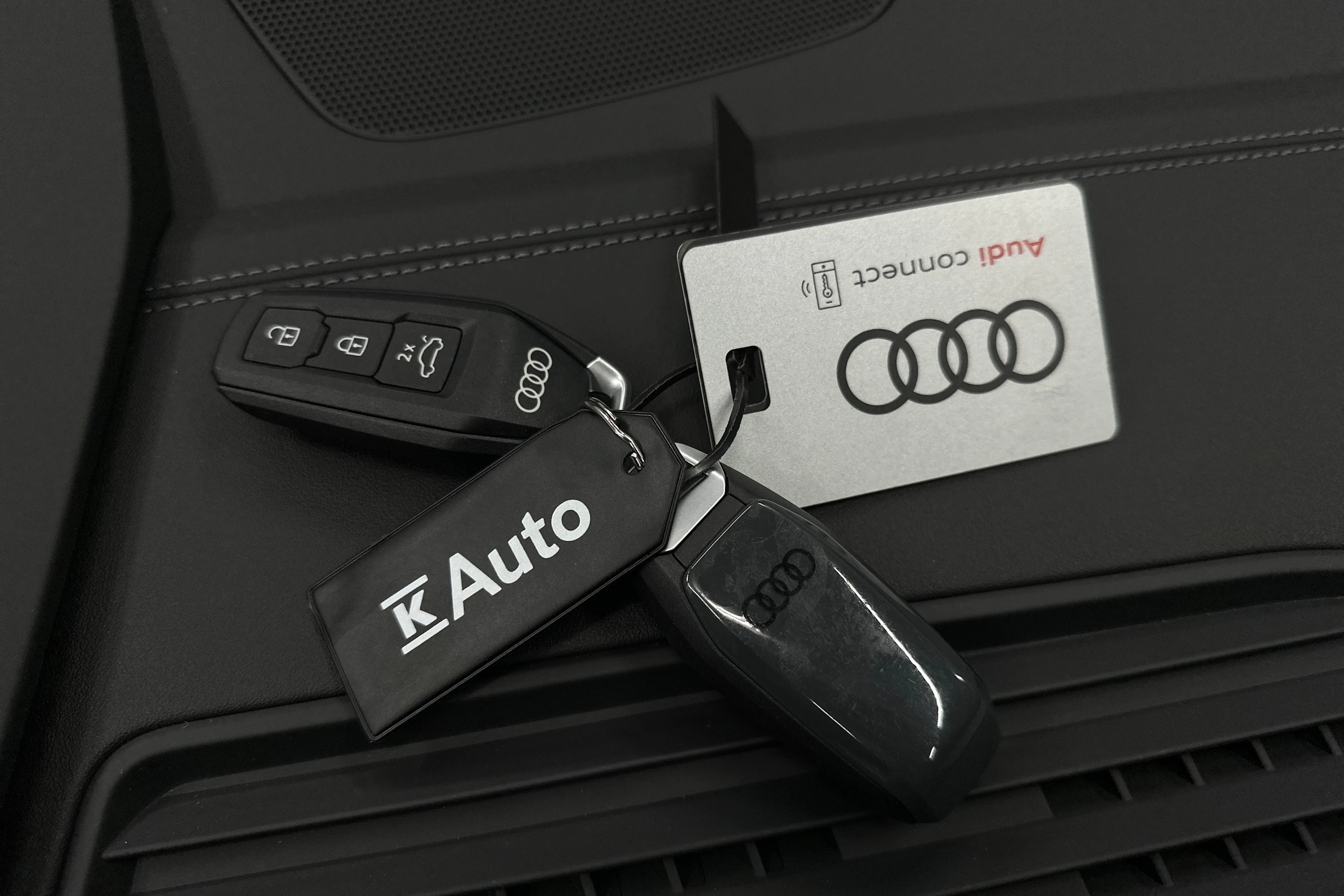 harmaa Audi Q6 e-tron 2024 kuva 44.