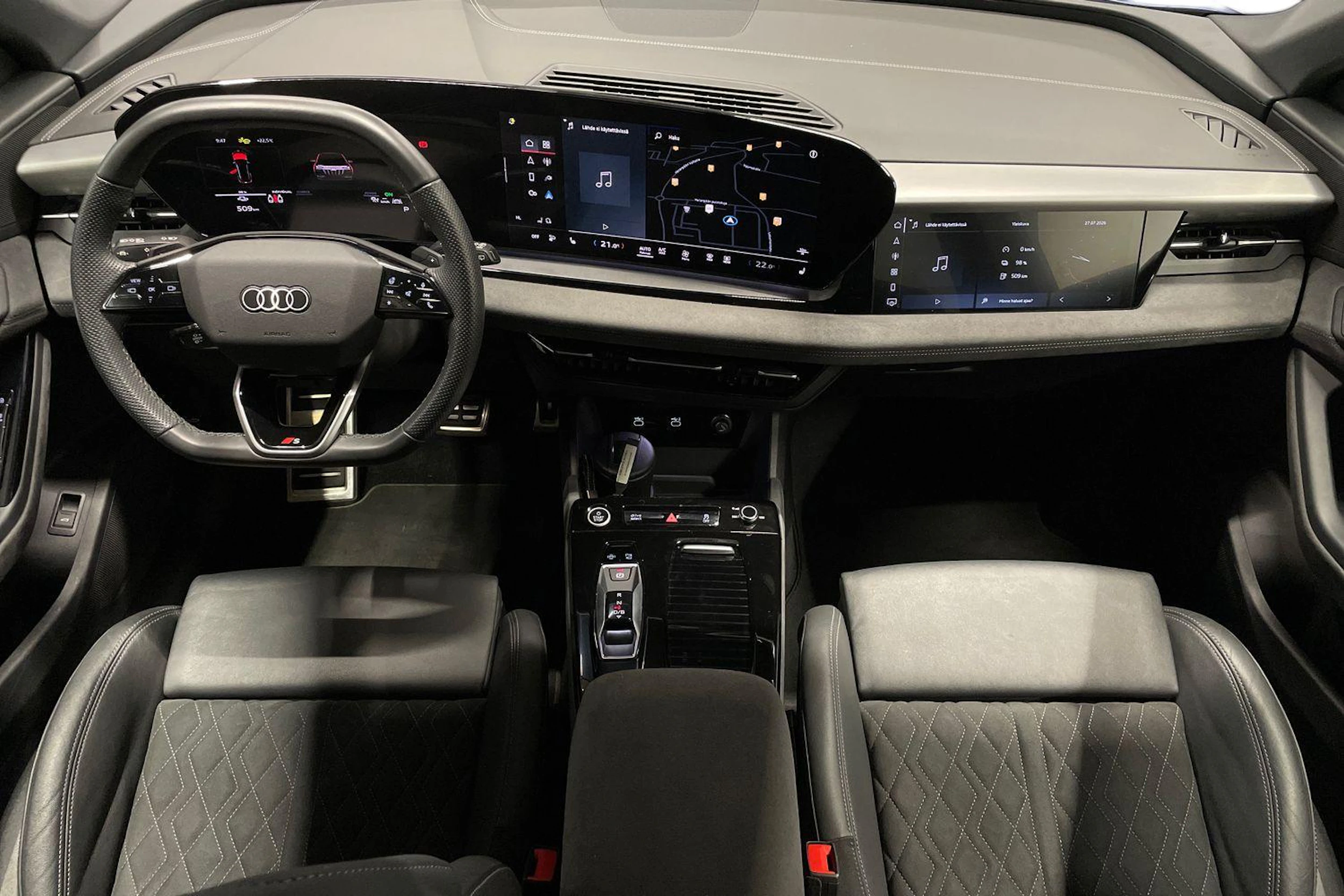 sininen Audi Q6 e-tron 2025 kuva 7.
