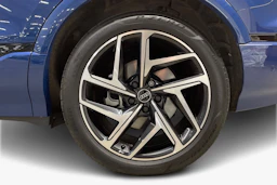 sininen Audi Q6 e-tron 2025 kuva 9.