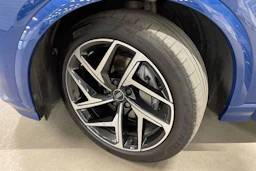 sininen Audi Q6 e-tron 2025 kuva 10.