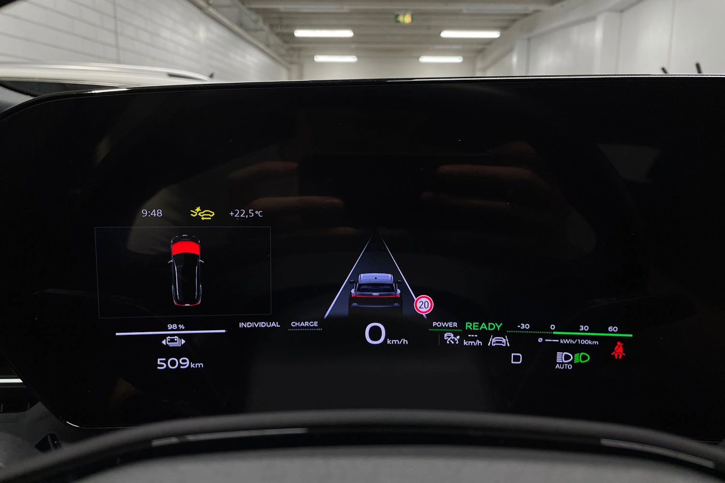 sininen Audi Q6 e-tron 2025 kuva 13.