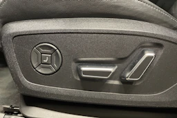 sininen Audi Q6 e-tron 2025 kuva 23.