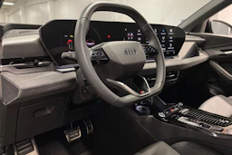 sininen Audi Q6 e-tron 2025 kuva 24.