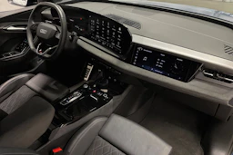 sininen Audi Q6 e-tron 2025 kuva 26.