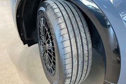 harmaa Audi Q6 e-tron 2025 kuva 13.