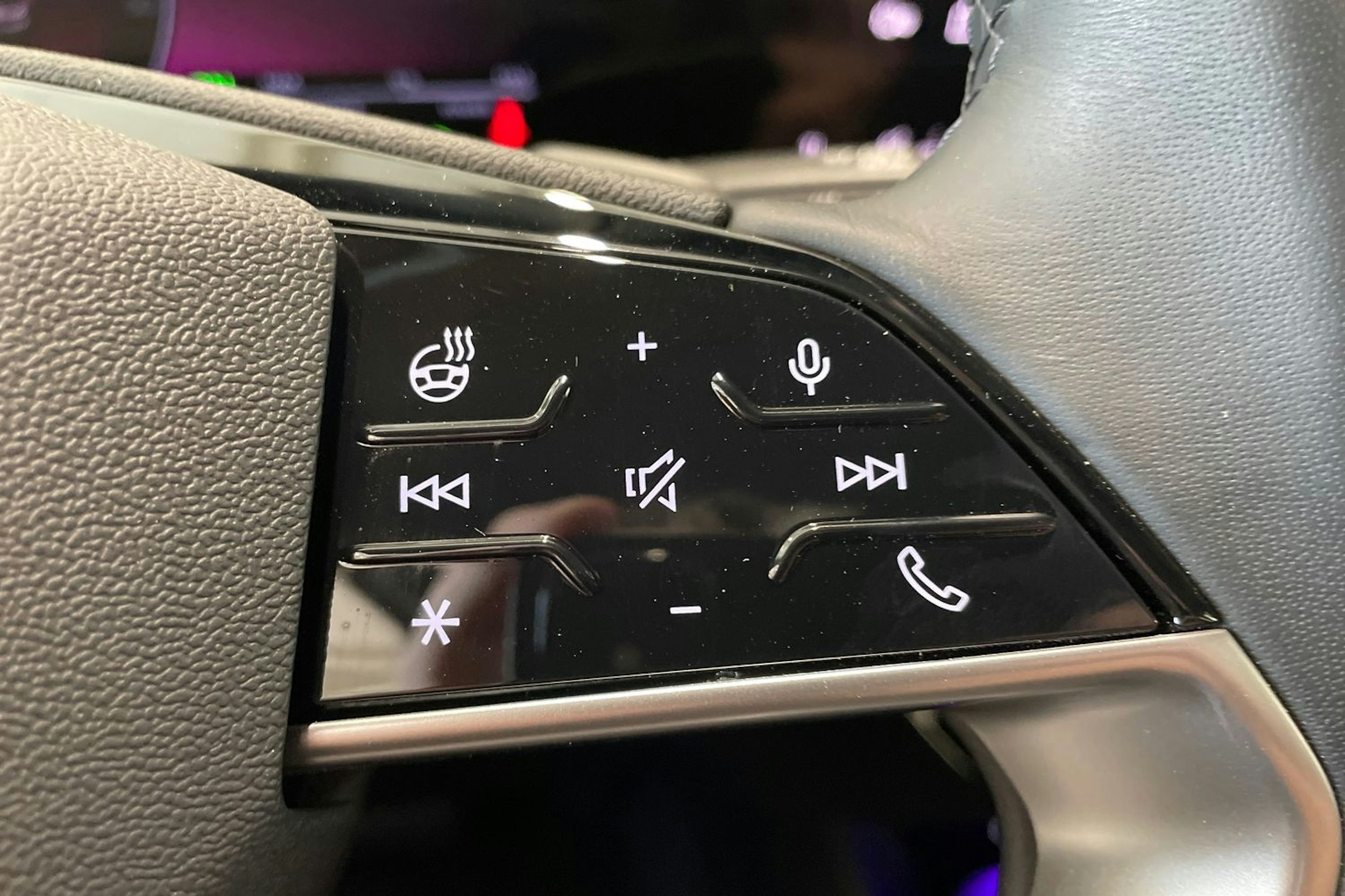 harmaa Audi Q6 e-tron 2025 kuva 16.