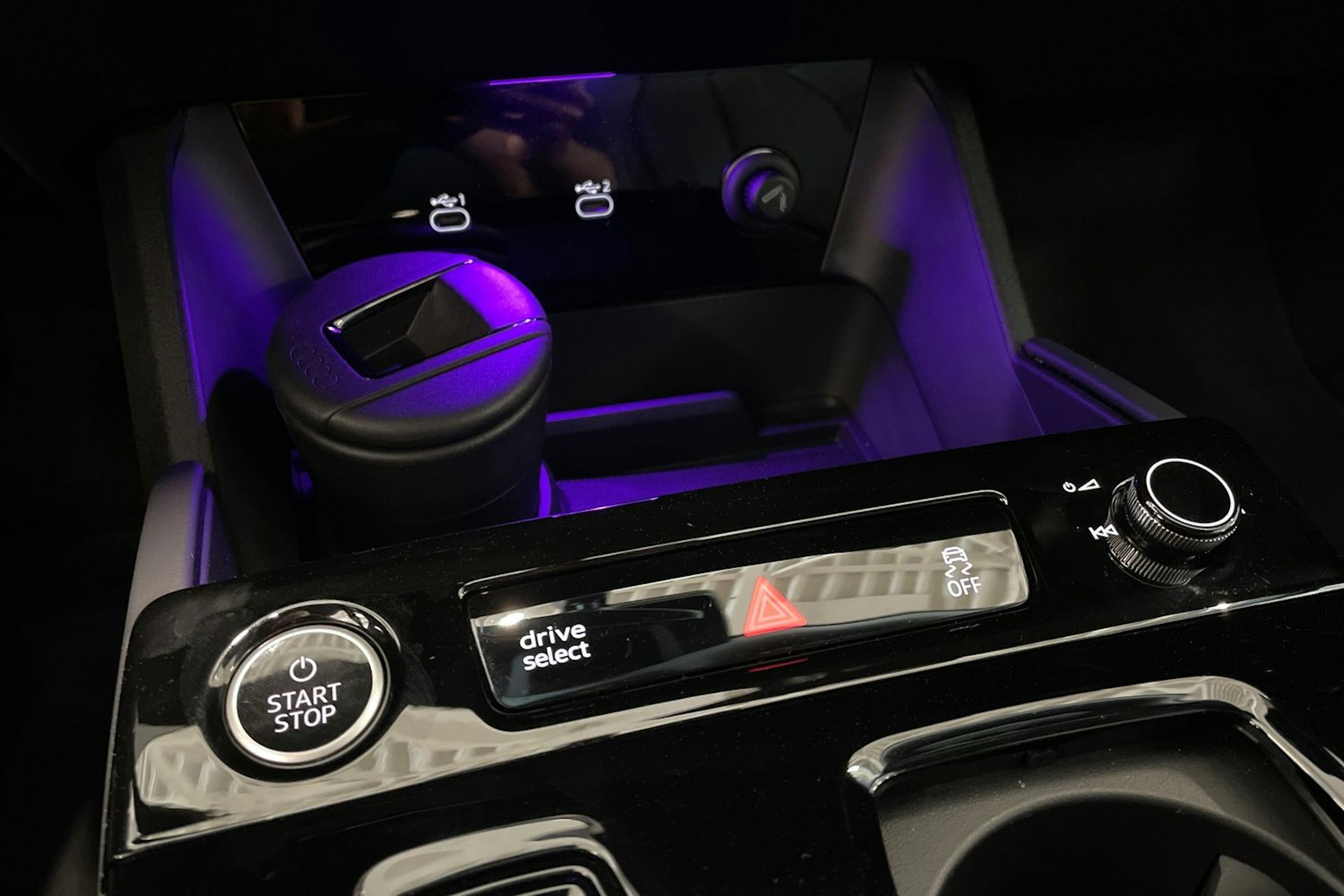 harmaa Audi Q6 e-tron 2025 kuva 23.